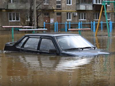 Затопление в Орске. Фото: Анатолий Жданов, "Коммерсантъ"